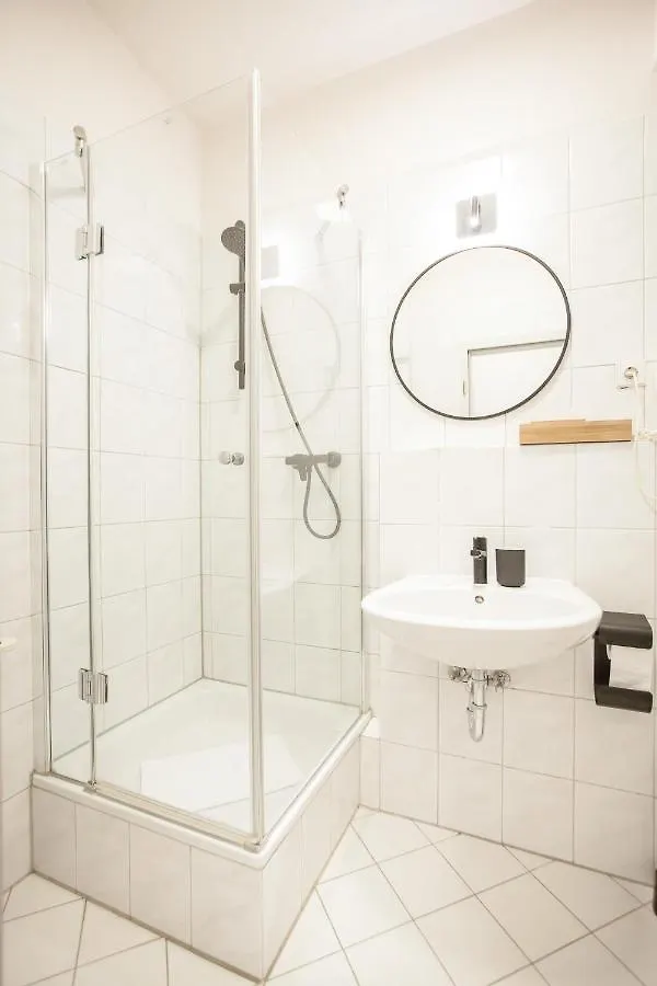 ***  Tm Hotel Duesseldorf Almanya