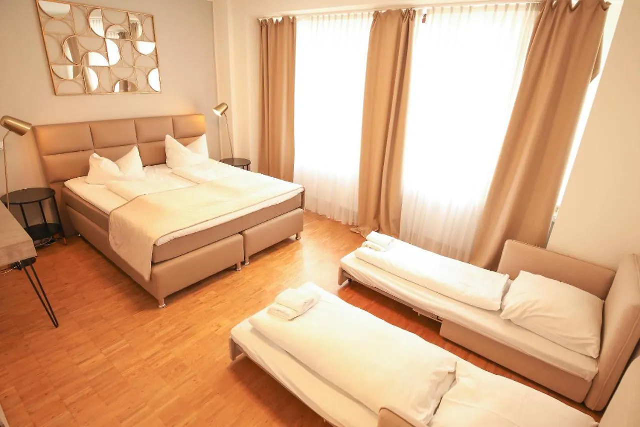***  Tm Hotel Duesseldorf Almanya