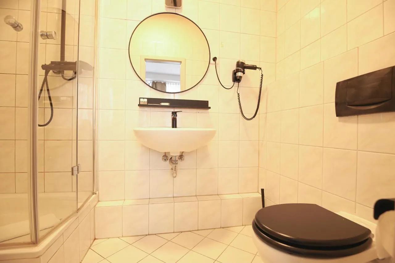 Tm Hotel Duesseldorf 3*, Düsseldorf Almanya